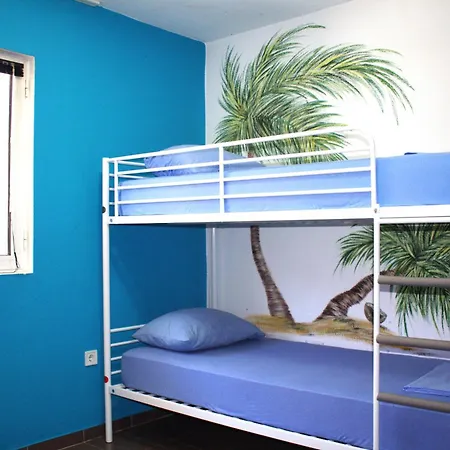 Travelbreak אכסניה